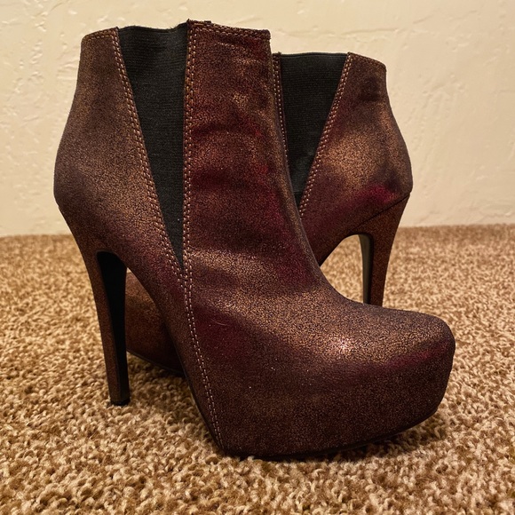 Rock & Republic Shoes - HP🎉Rock & Republic Glitzy Bronze Stiletto Booties